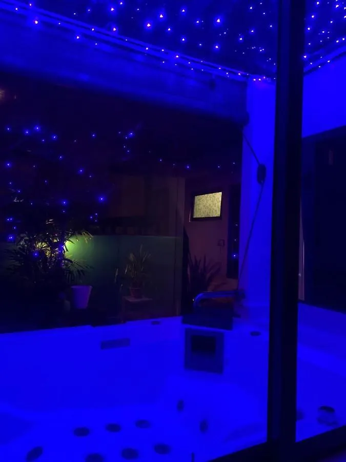 Lmperio Residence Melaka - Private Indoor Hot Jacuzzi Apartment Malacca
